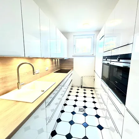 Luxurioese 170qm All-in-ferienwohnung 公寓 *